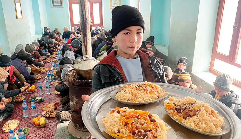 İhlas Vakfı Afganistan’da 15 bin öğrenciye sahip çıkıyor